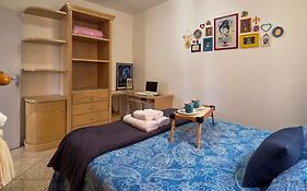Quarto de casal em apartamento compartilhado no centro de Foz